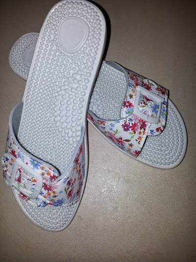 Papuci de masaj floral
