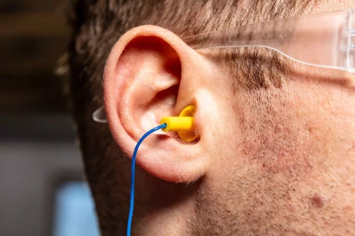 dopuri de urechi cu cablu cu recipient
